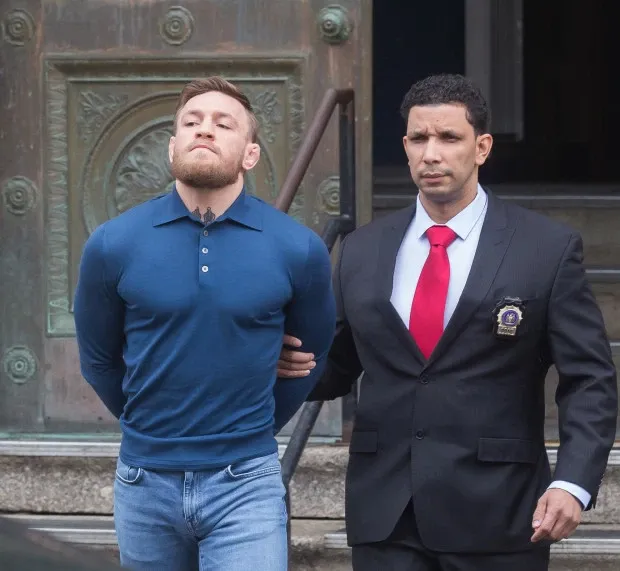 McGregor nhận sai khi đấm người trong quán bar, muốn tái chiến báo thù Khabib ảnh 2