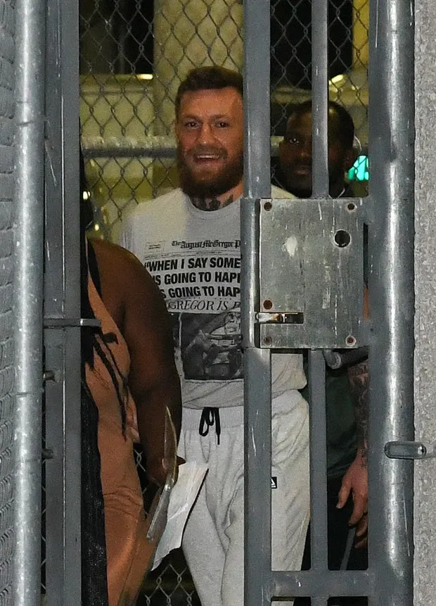 McGregor nhận sai khi đấm người trong quán bar, muốn tái chiến báo thù Khabib ảnh 5