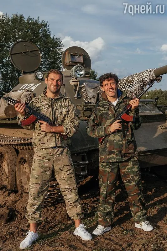 Vợ cựu cầu thủ Chelsea mướn cả… doanh trại quân đội để mừng sinh nhật chồng ảnh 2