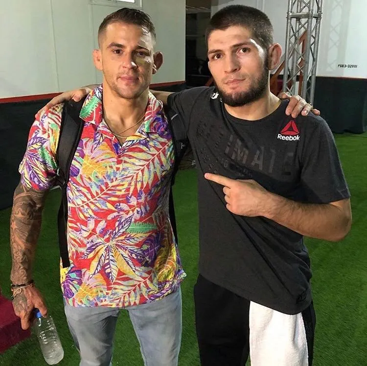 Khabib thể hiện sự tôn trọng dành cho Poirier