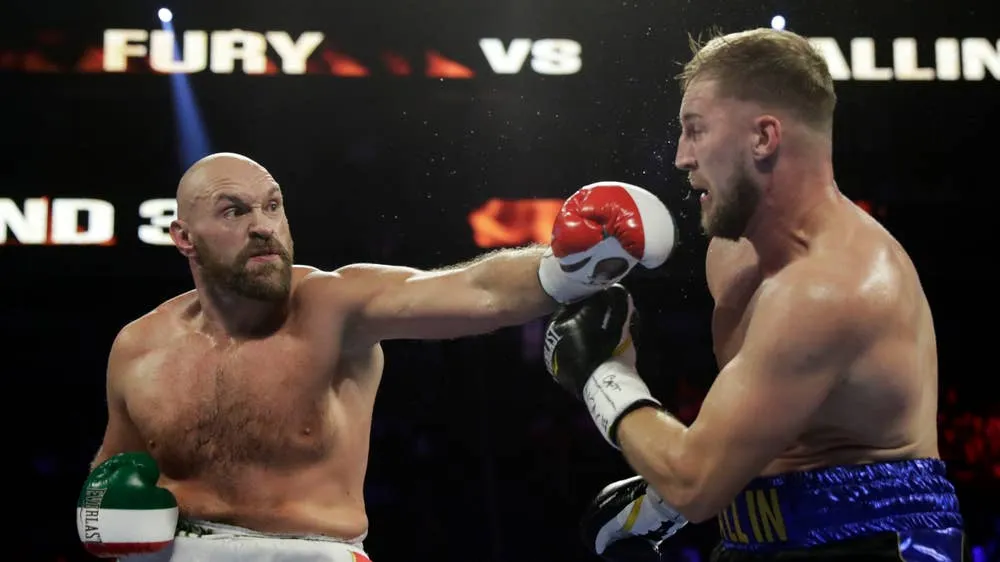 Quyền Anh: Fury “giận dữ” trả giá cho chiến thắng - rách chân mày, máu chảy đầy mặt phải nhập viện ảnh 1