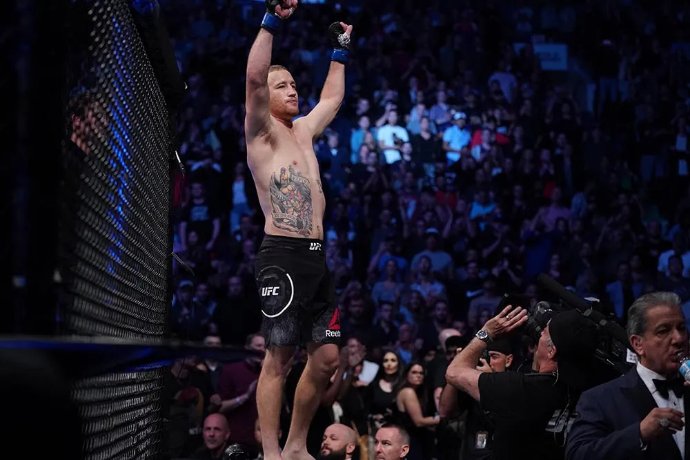 UFC: Hạ gục “Cao bồi” Cerrone, Gaethje gọi McGregor là “gã giải nghệ”, đòi đấu Khabib hoặc Ferguson ảnh 6