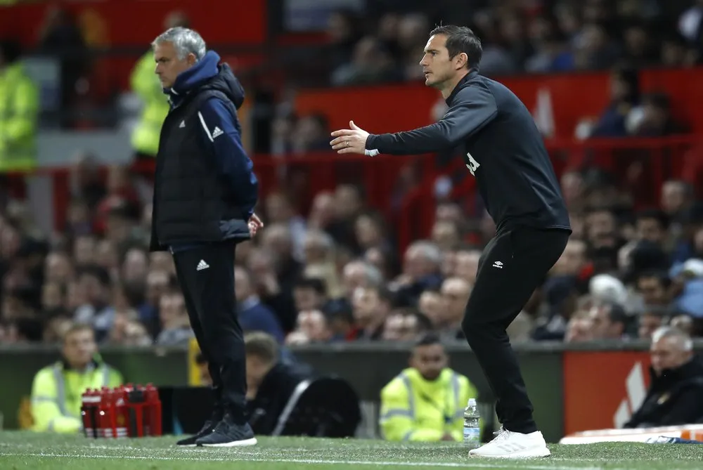 Mourinho là người có nhiều ảnh hưởng đến phong cách huấn luyện của Lampard