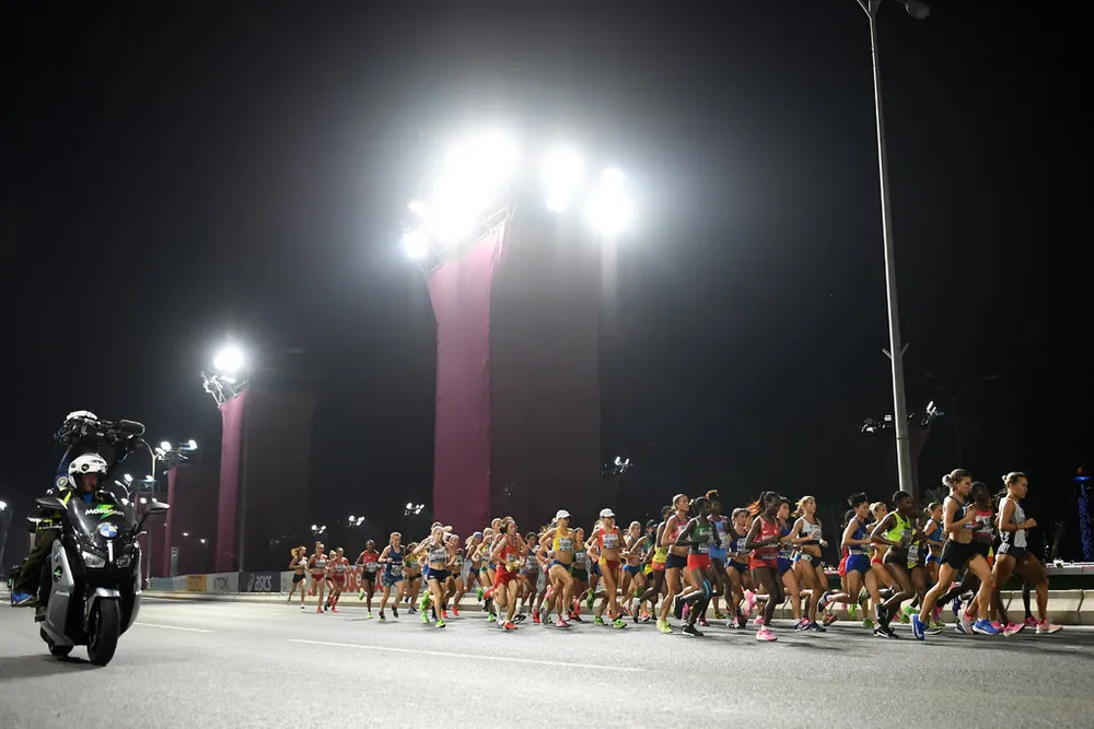 Giải điền kinh thế giới 2019: Chạy marathon, bà mẹ 3 con 41 tuổi về đích lúc 2 rưỡi sáng, xếp hạng 6 ảnh 3