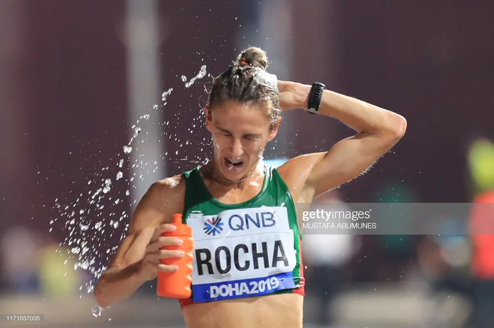 Giải điền kinh thế giới 2019: Chạy marathon, bà mẹ 3 con 41 tuổi về đích lúc 2 rưỡi sáng, xếp hạng 6 ảnh 5