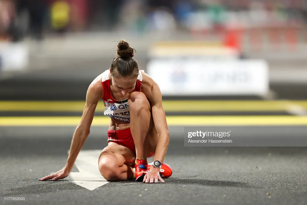 Giải điền kinh thế giới 2019: Chạy marathon, bà mẹ 3 con 41 tuổi về đích lúc 2 rưỡi sáng, xếp hạng 6 ảnh 7