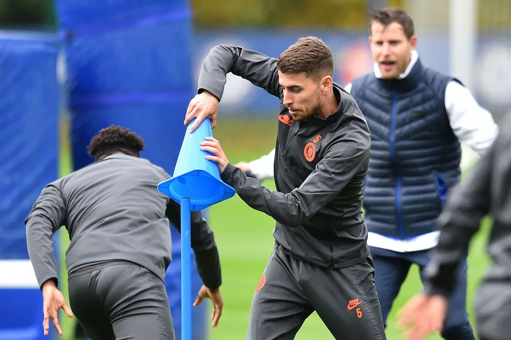 Chelsea tập luyện trước khi sang Pháp: Kante, Giroud và Zouma quay trở lại! ảnh 12