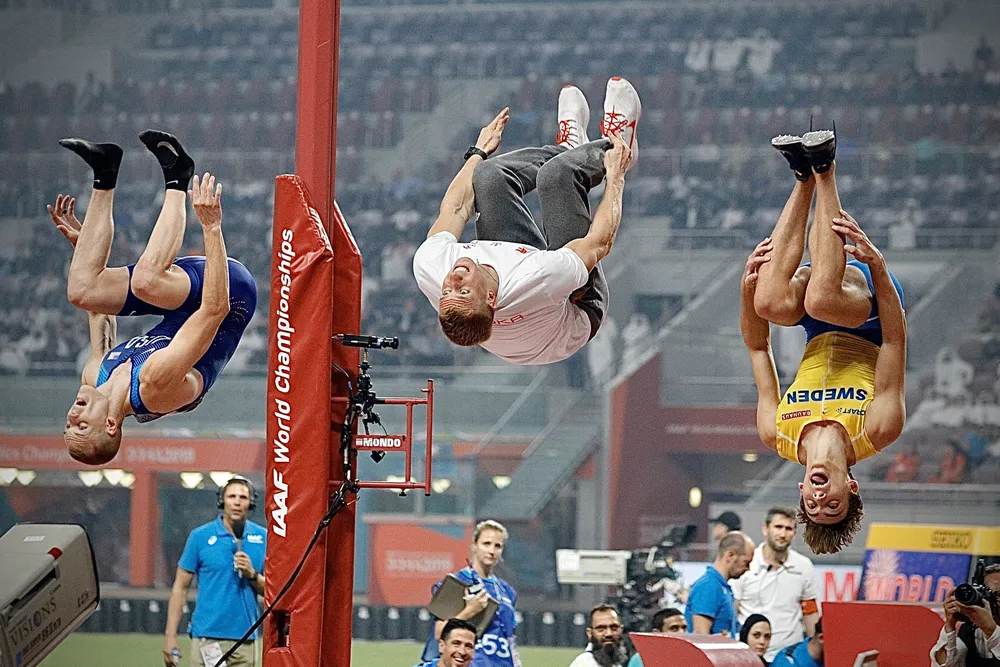 Giải điền kinh thế giới 2019: Cú hattrick của người Mỹ - 5m97, 19 giây 83 và 1 phút 42 giây 34 ảnh 1