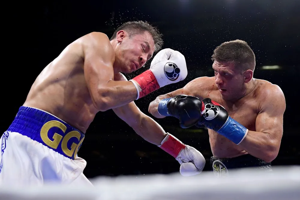 Quyền Anh: Golovkin thắng điểm Derevyanchenko ở đại chiến làng quyền Liên Xô cũ, cả 2 vào bệnh viện ảnh 2