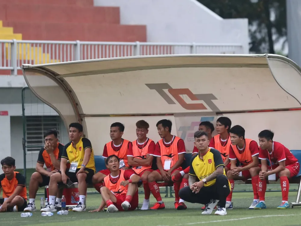 Quốc An – Quốc Michel và HLV Bảo Chúng: Áp lực với đội phủi miền Nam đầu tiên có Hội CĐV riêng ảnh 1