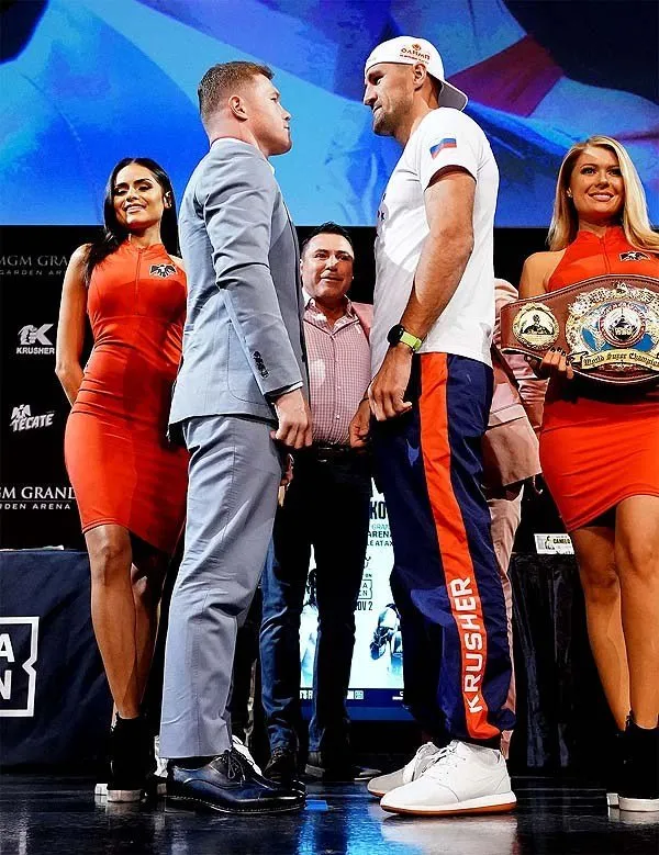 Canelo Alvarez phi thăng hạng dưới nặng: Chàng lùn đấu với gã khổng lồ ảnh 1