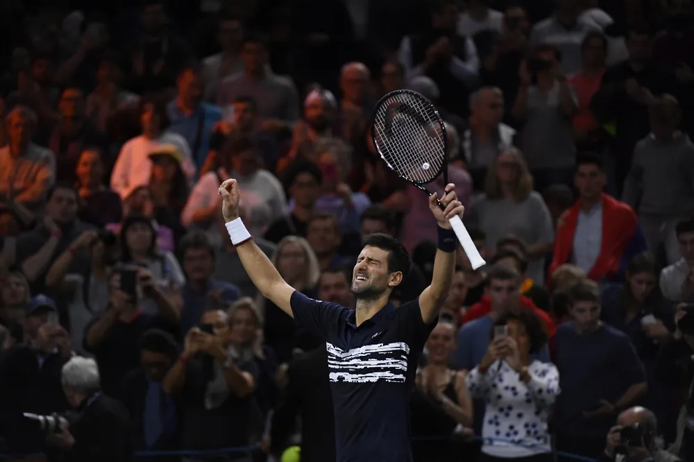 Vô địch Paris Masters và WTA Finals: Djokovic không thể hạnh phúc hơn, Barty cảm thấy… kỳ quái ảnh 3
