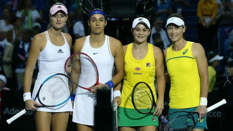Fed Cup: Bộ đôi mỹ nhân Garcia – Mladenovic hạ “cánh én đơn độc” Barty, Pháp vô địch sau 16 năm ảnh 2