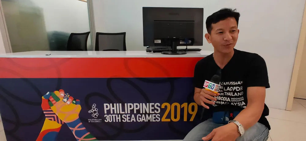 Phóng viên Truyền hình Bình Phước đang tác nghiệp