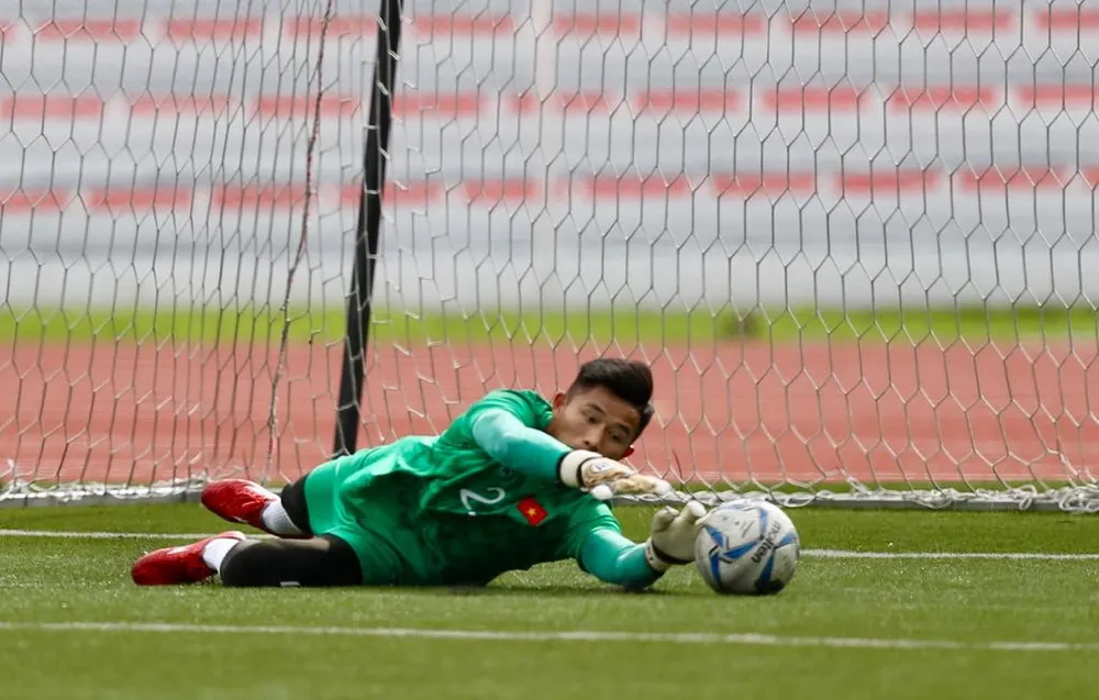 Thầy Park vội vã, Quang Hải và Văn Hậu thảnh thơi ảnh 4