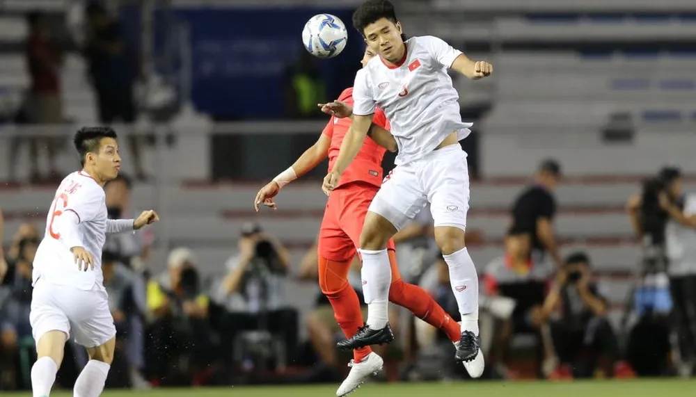 HLV Park Hang Seo: Tôi thay vị trí thủ môn không phải vì sai lầm của Tiến Dũng ảnh 1