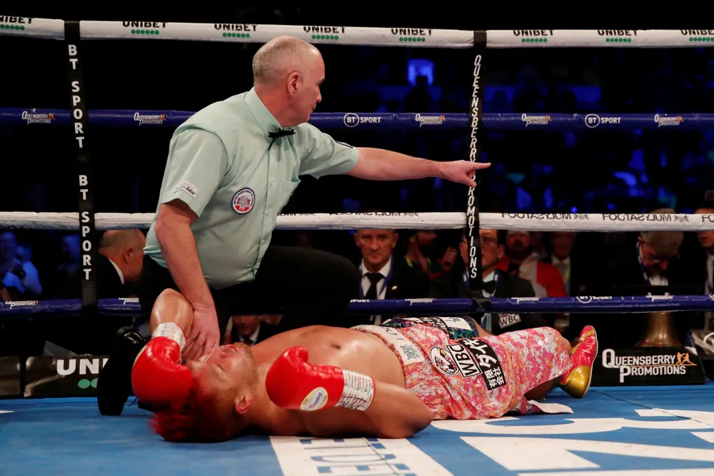 Quyền Anh: Thắng KO trận thứ 13, Triple D chạm thêm một tay vào “đỉnh thế giới” ảnh 4