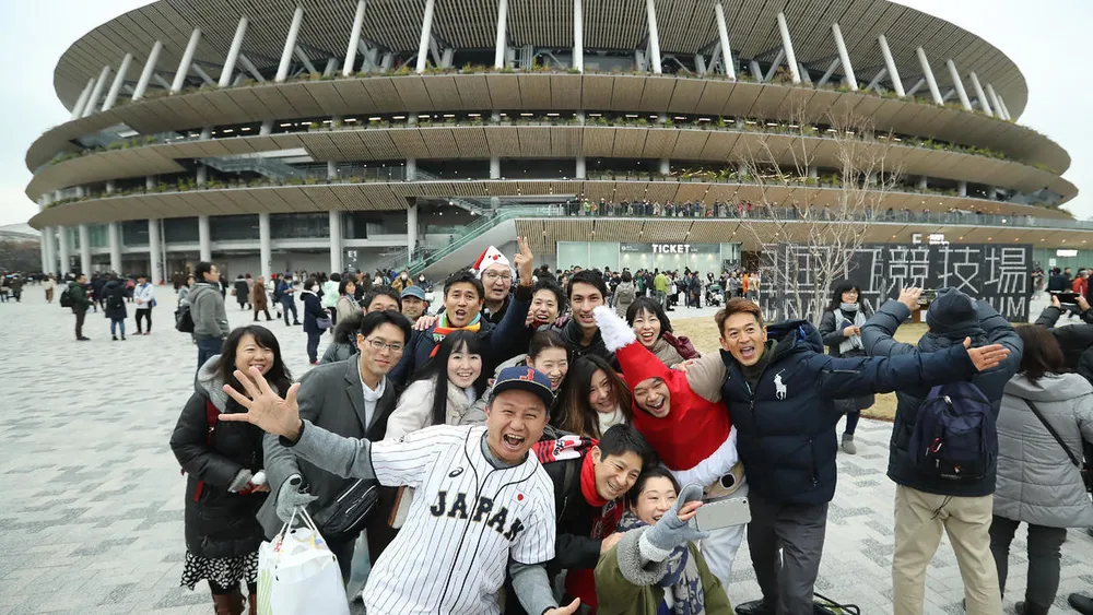 Olympic Tokyo 2020: Dù bị đau, Usain Bolt vẫn tham gia khai trương đường chạy SVĐ Quốc gia mới ảnh 2