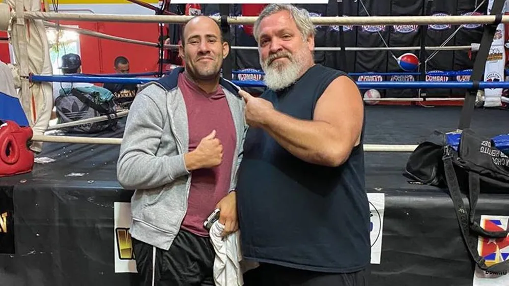 Yendris Rodríguez Valdéz (trái) đã bị bắn chết