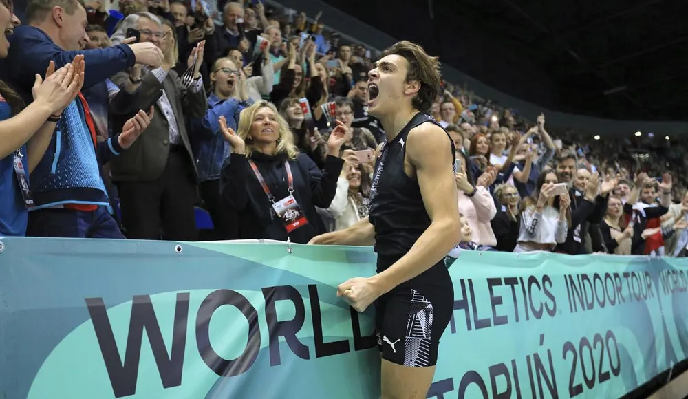 Liên tục "bay lượn" trên đỉnh cao thế giới, ngôi sao Thụy Điển Duplantis phá đến 2 kỷ lục nhảy sào ảnh 3