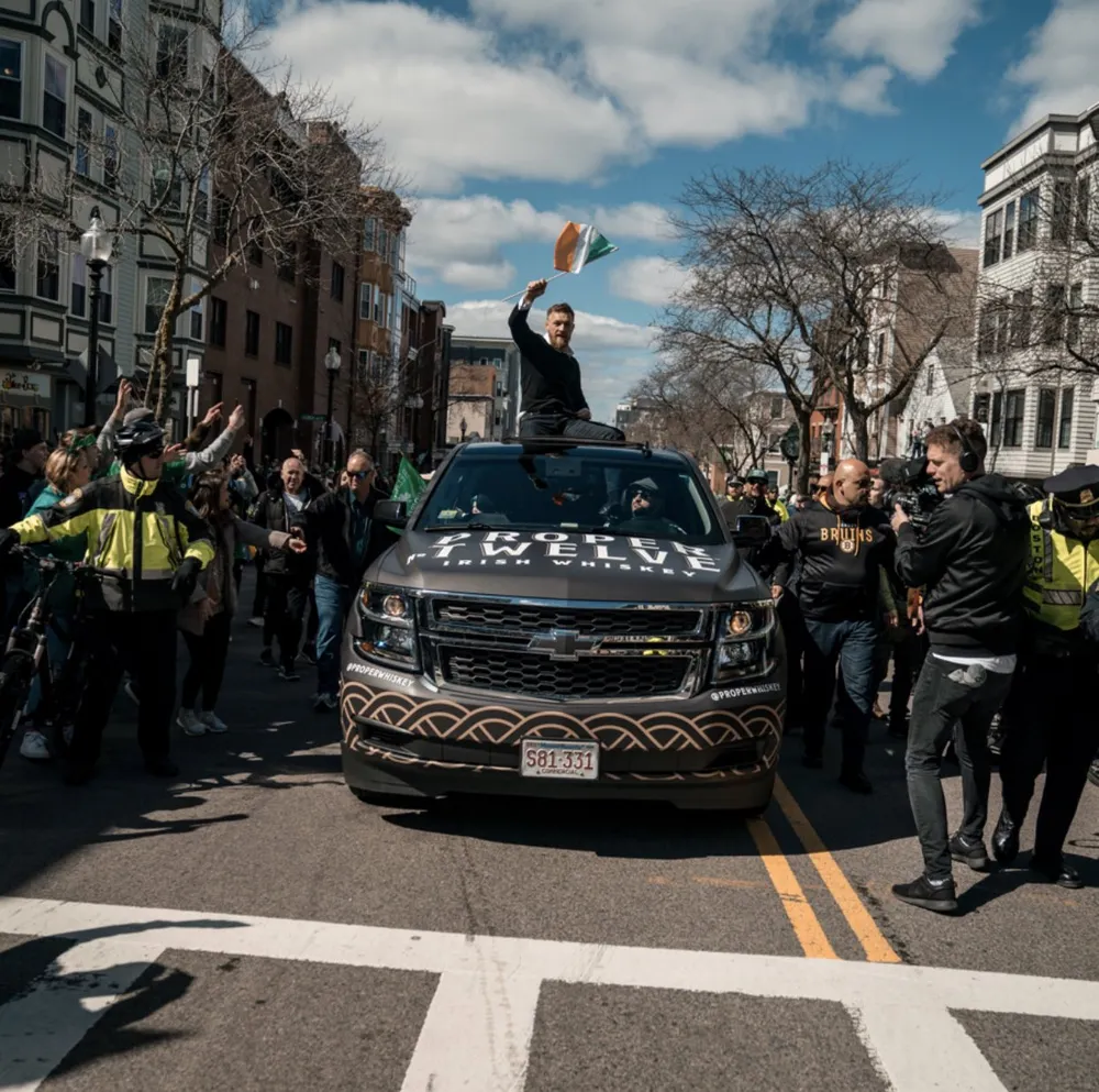 “Gã điên” Conor McGregor: “Đá” vào đầu virus corona, kêu gọi mọi người sát cách chống dịch ảnh 1