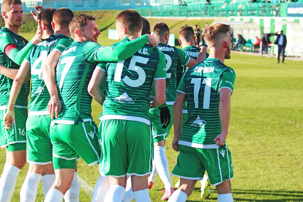 Belarus vẫn tổ chức các giải bóng đá, MMA - Kickboxing ảnh 1