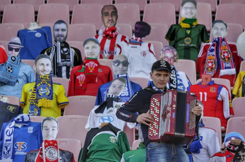 Artem Milevskiy (Dinamo Brest): “Thật đáng sợ”, các trận bóng đá ở Belarus nên bị hoãn vì Covid-19 ảnh 3