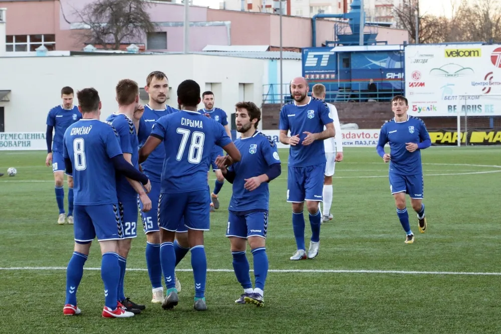 Yuri Kozlov (FC Slutsk): Hào hứng vì giải Belarus quá nổi, không sợ virus corona nhưng lo gia đình ảnh 1