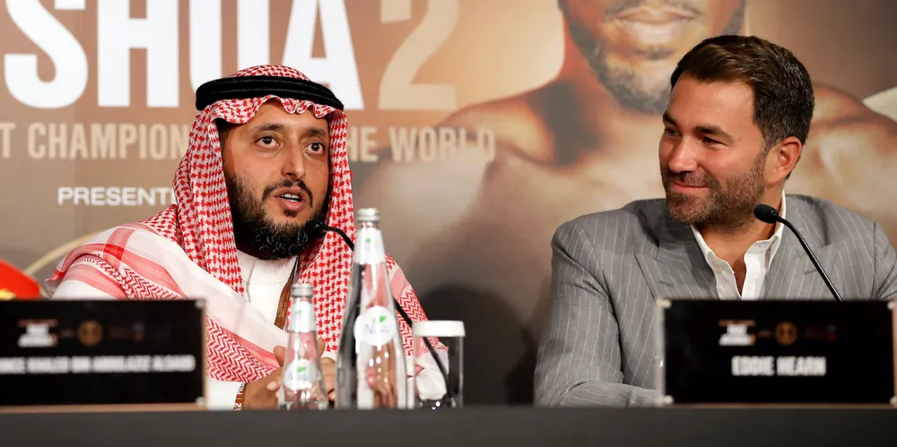 Ông bầu cáo già Eddie Hearn nói về ông chủ mới của Newcastle United: Họ không ở quanh để giỡn chơi ảnh 1