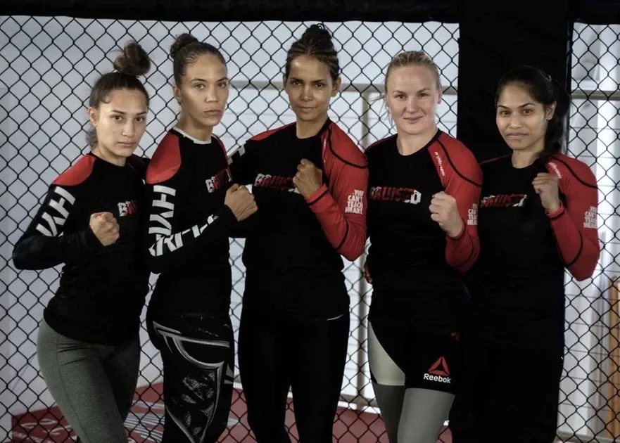 Điện ảnh & Thể thao: “Miêu nữ” Halle Berry - Từ “John Wick 3” đến “Thâm tím mình mẩy”, gãy xương vì “Nữ Gangster” Shevchenko ảnh 3