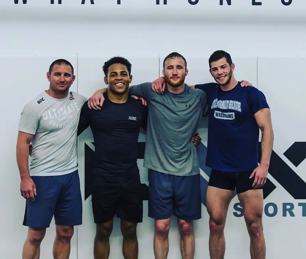 Gaethje (thứ 3 từ trái sang) sau một buổi tập