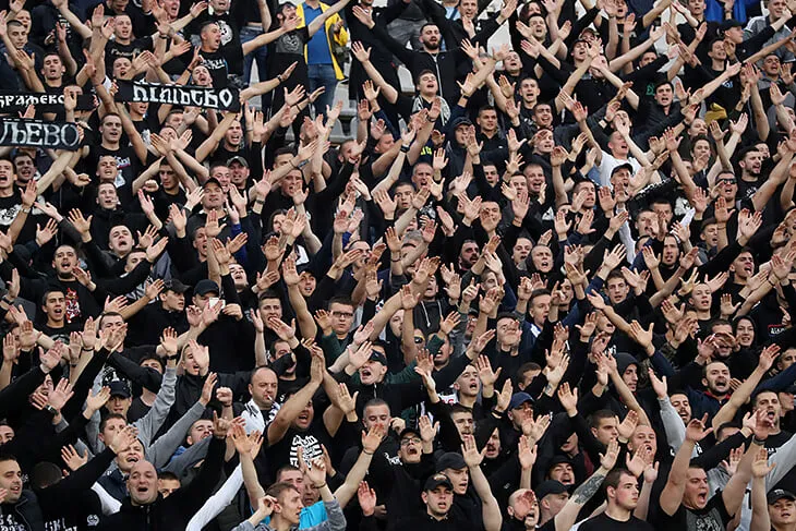 25 ngàn CĐV đến xem Trận Derby thành Belgrade: Cứ “quẩy” trước đã, còn lại tính sau! ảnh 4