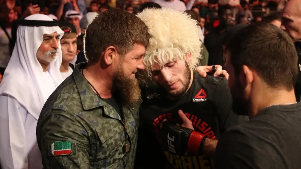 Ông Raman Kadyrov luôn thân thiết với Khabib và gia đình