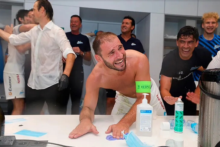 Zenit Saint Petersburg vui mừng ăn mừng ngôi vô địch Nga lịch sử, Ivanovic quẩy tưng bừng ảnh 7