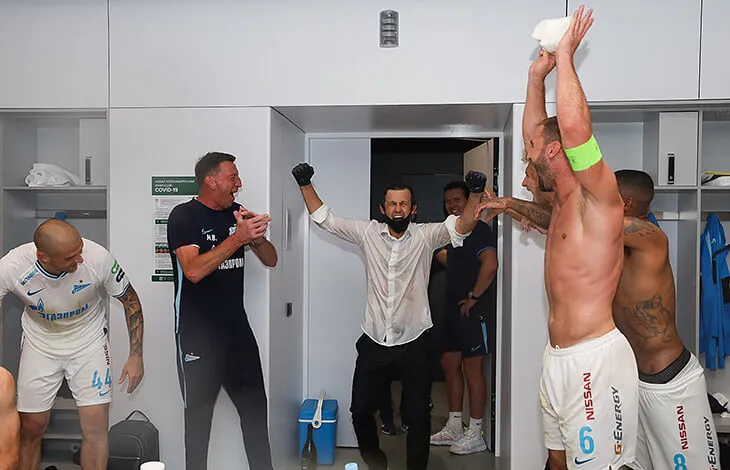 Zenit Saint Petersburg vui mừng ăn mừng ngôi vô địch Nga lịch sử, Ivanovic quẩy tưng bừng ảnh 5