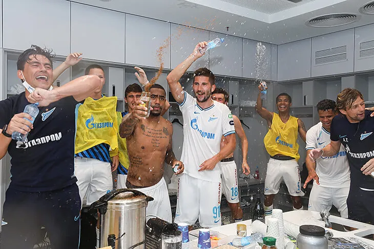 Zenit Saint Petersburg vui mừng ăn mừng ngôi vô địch Nga lịch sử, Ivanovic quẩy tưng bừng ảnh 6