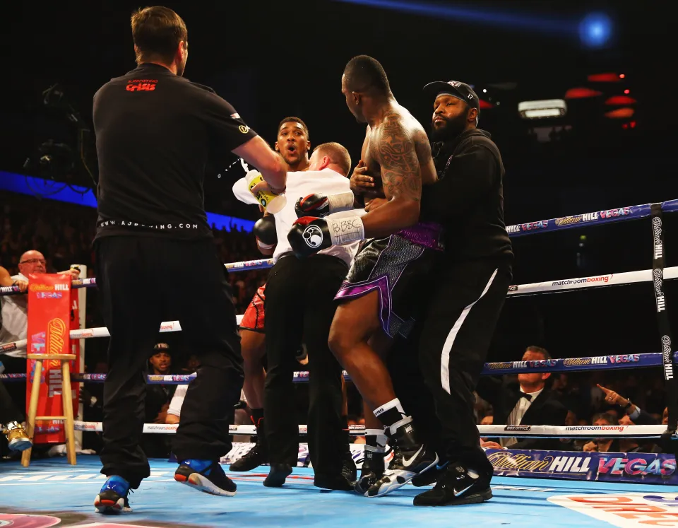 Trận Dillian Whyte vs Alexander Povetkin bị lu mờ bởi mối thâm thù giữa “Quái hiệp” và Anthony Joshua “cơ bắp” ảnh 3