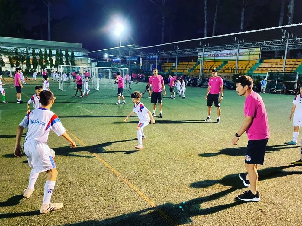 Gã trai lãng tử Daisuke Matsui và nhân duyên với Sài Gòn FC: Vì “bầu” Bình, đến Việt Nam khi đã 40 tuổi ảnh 2