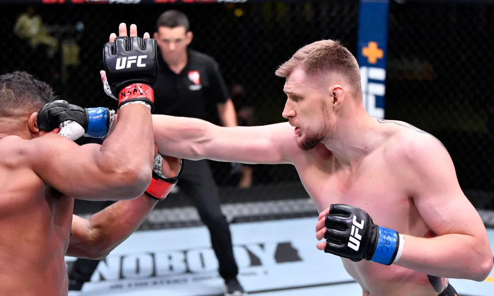 Alexander Volkov kể sự thật rùng rợn ở UFC Vegas 18: Nghe thấy Alistair Overeem thở khò khè sau khi ăn quyền đổ máu ảnh 2
