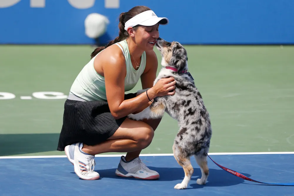 Gia thế khủng của cô gái loại Victoria Azarenka: Cha là tỷ phú mượn 7.500 USD khởi nghiệp, thắng Donald Trump khi mua Buffalo Bills ảnh 3