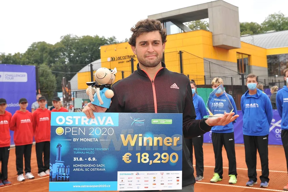 Aslan Karatsev - “Biến số” quái lạ ở Australian Open 2021 ảnh 1