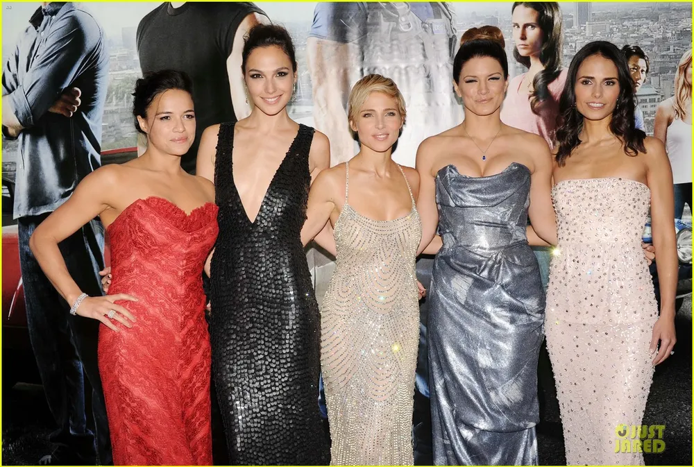 Cựu sao nữ MMA Gina Carano: Bị sa thải khỏi loạt phim “The Mandalorian” vì bình luận chính trị gây tranh cãi ảnh 4