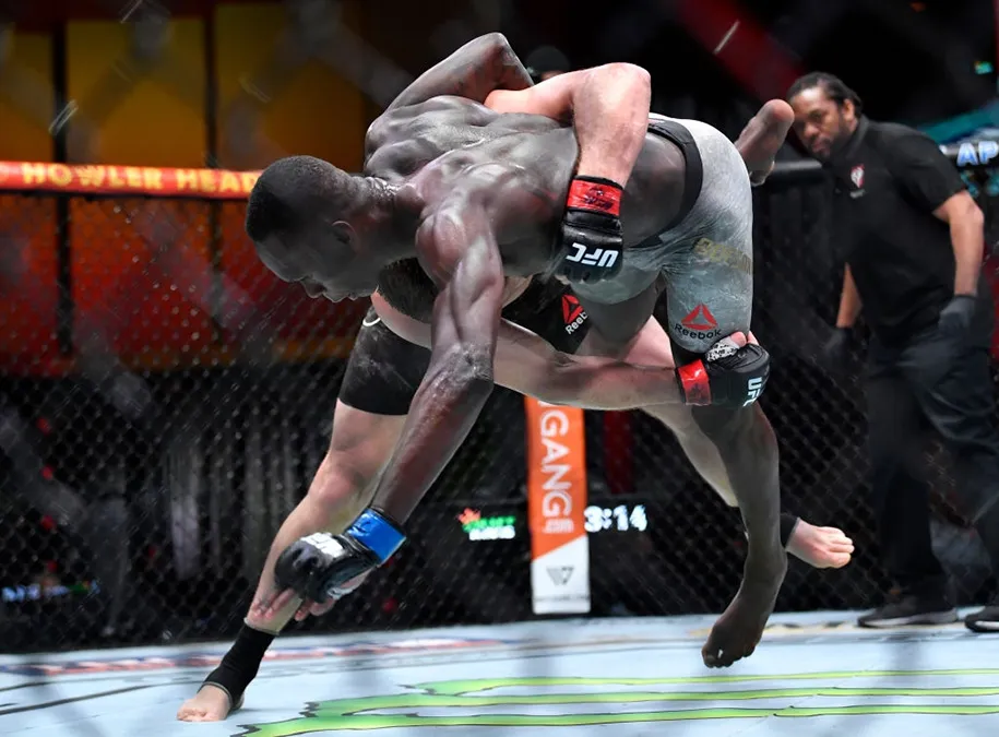 Petr Yan bị tước đai vô địch: Đánh đòn gối “bẩn”, nhưng “không cố tình chơi xấu” ảnh 1