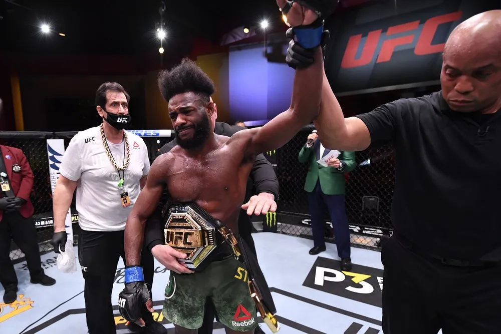 Petr Yan bị tước đai vô địch: Đánh đòn gối “bẩn”, nhưng “không cố tình chơi xấu” ảnh 6