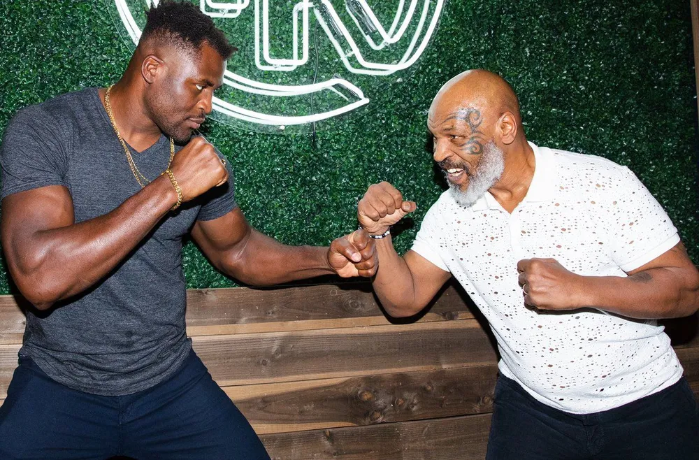 “The Predator” Francis Ngannou: 10 tuổi phải đi khai thác cát, sống vô gia cư ở Paris, lại sắp tranh đai hạng nặng UFC ảnh 3