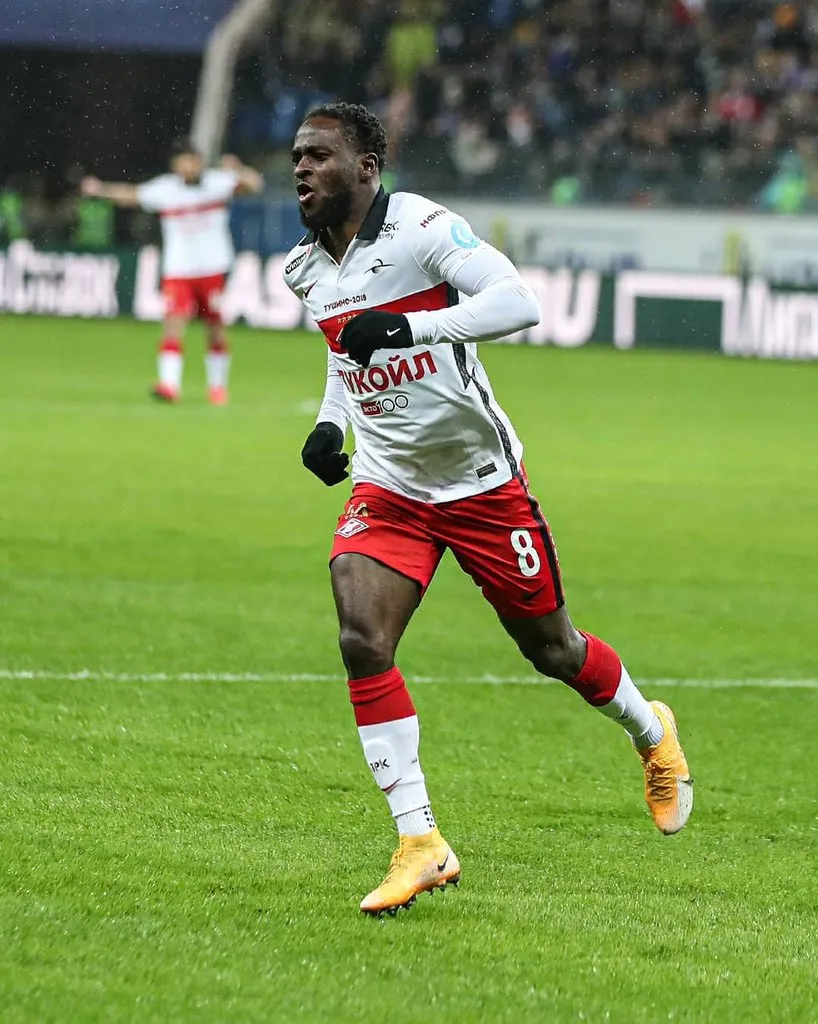 Moses trong màu áo Spartak