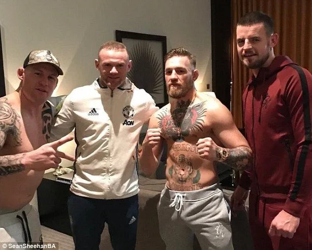 “Gã điên Ailen” Conor McGregor: Muốn mua MU, nhưng tổng tài sản 252 triệu USD chưa đủ có 10% cổ phần ảnh 2