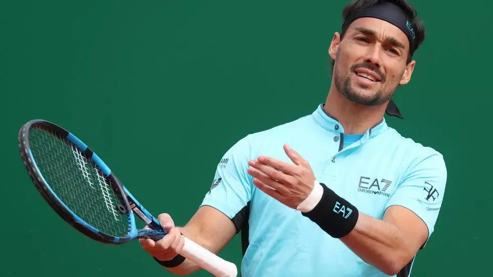 Serbia & Barcelona Open: Djokovic rực cháy hoàn mỹ, Fognini “bị tống cổ” vì xúc phạm trọng tài ảnh 1