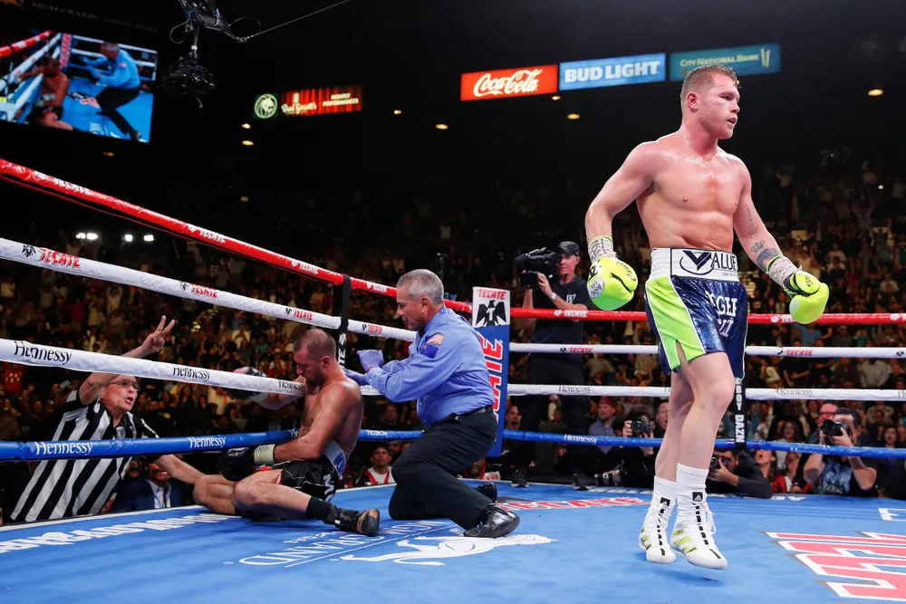 Canelo Alvarez và trận thua duy nhất (II): Nhận bài học xương máu từ kẻ lắm tiền nhiều của, giờ là lúc “trả bài” cho cả thế giới ảnh 3