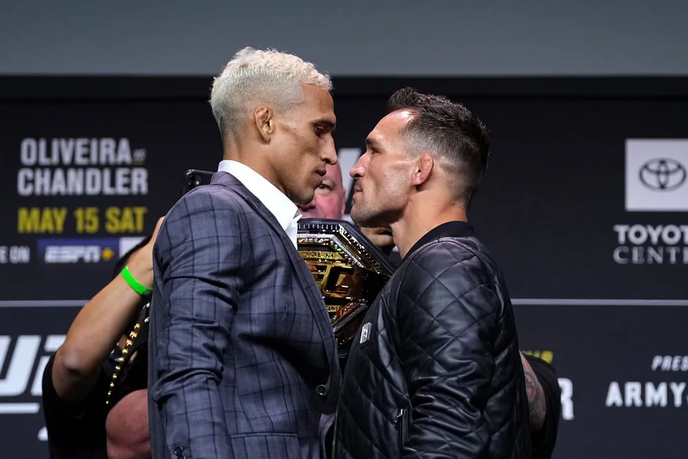 UFC 262: Trưa mai, “Iron” Michael Chandler đấu “Do Bronx” Charles Oliveira để tranh đai hạng nhẹ của Khabib Nurmagomedov ảnh 2